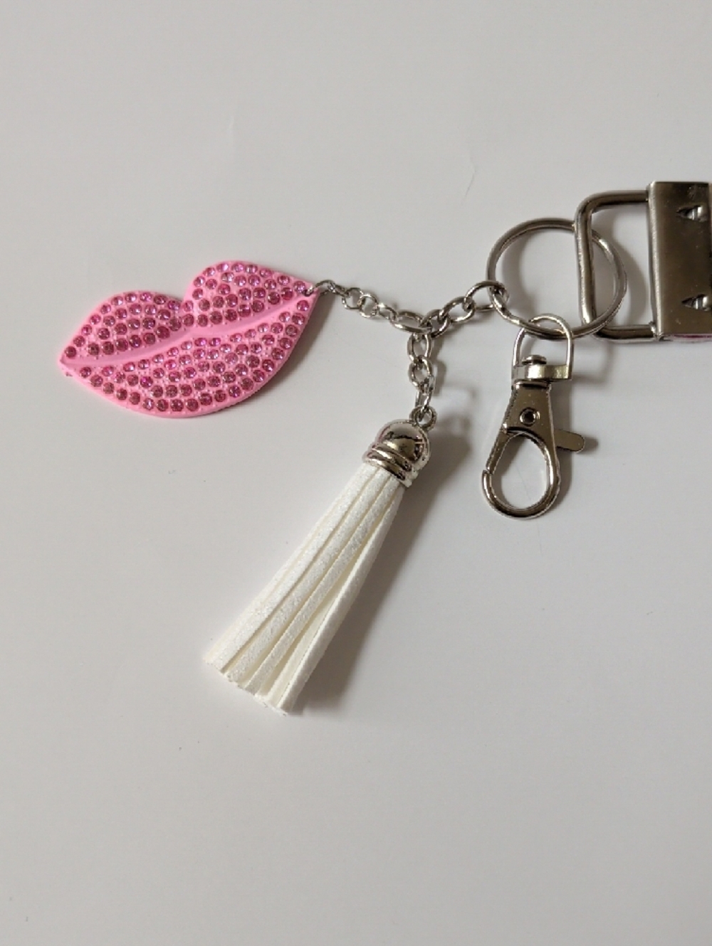 Fashion Keychain/ Bag Charm Pink 🩷 - Picture 4 of 5